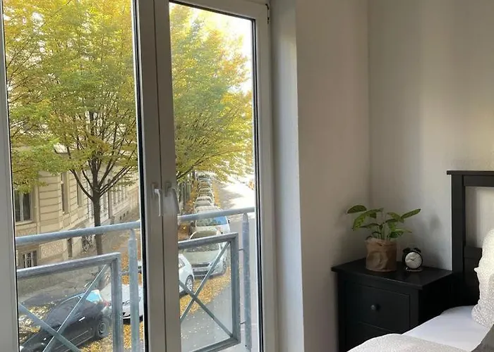 Zentrumsnahe Mit Sonnenterrasse Lipcse