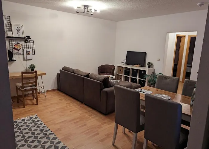 Zentrumsnahe Mit Sonnenterrasse Apartman