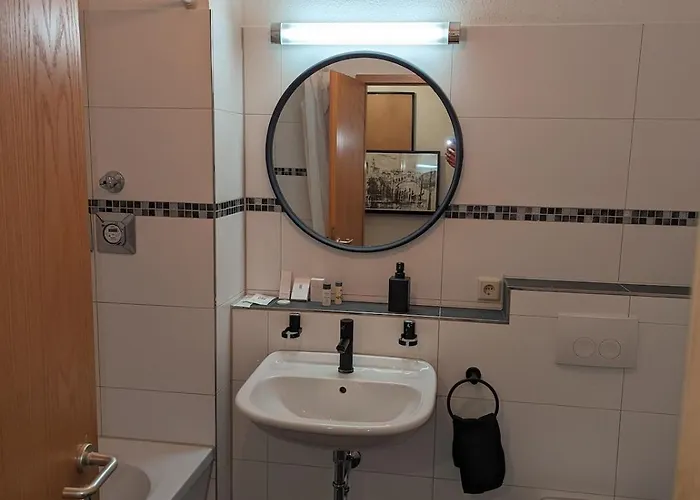 Zentrumsnahe Mit Sonnenterrasse * Lipcse