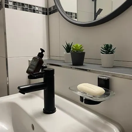 Apartment Zentrumsnahe Mit Sonnenterrasse *