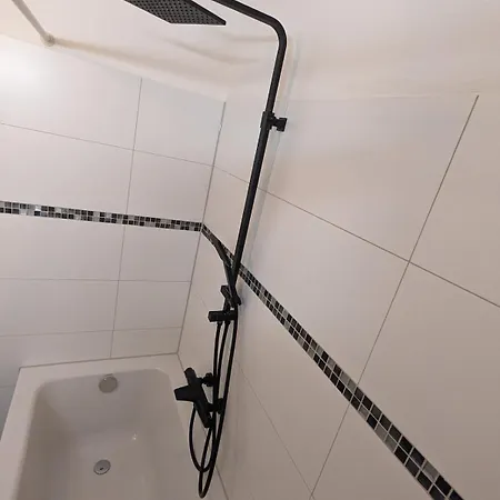 Apartment Zentrumsnahe Mit Sonnenterrasse