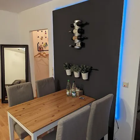 Zentrumsnahe Mit Sonnenterrasse Apartment *